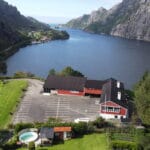 Brufjell Hostel & Parking