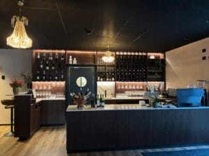 innsiden av FRYD kaffe- og vinbar